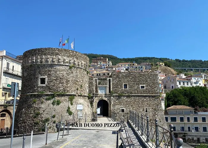 Alojamento de Acomodação e Pequeno-almoço Duomo Pizzo (Calabria)
